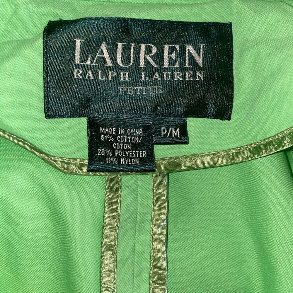 raincoat - Picture 3 of 5